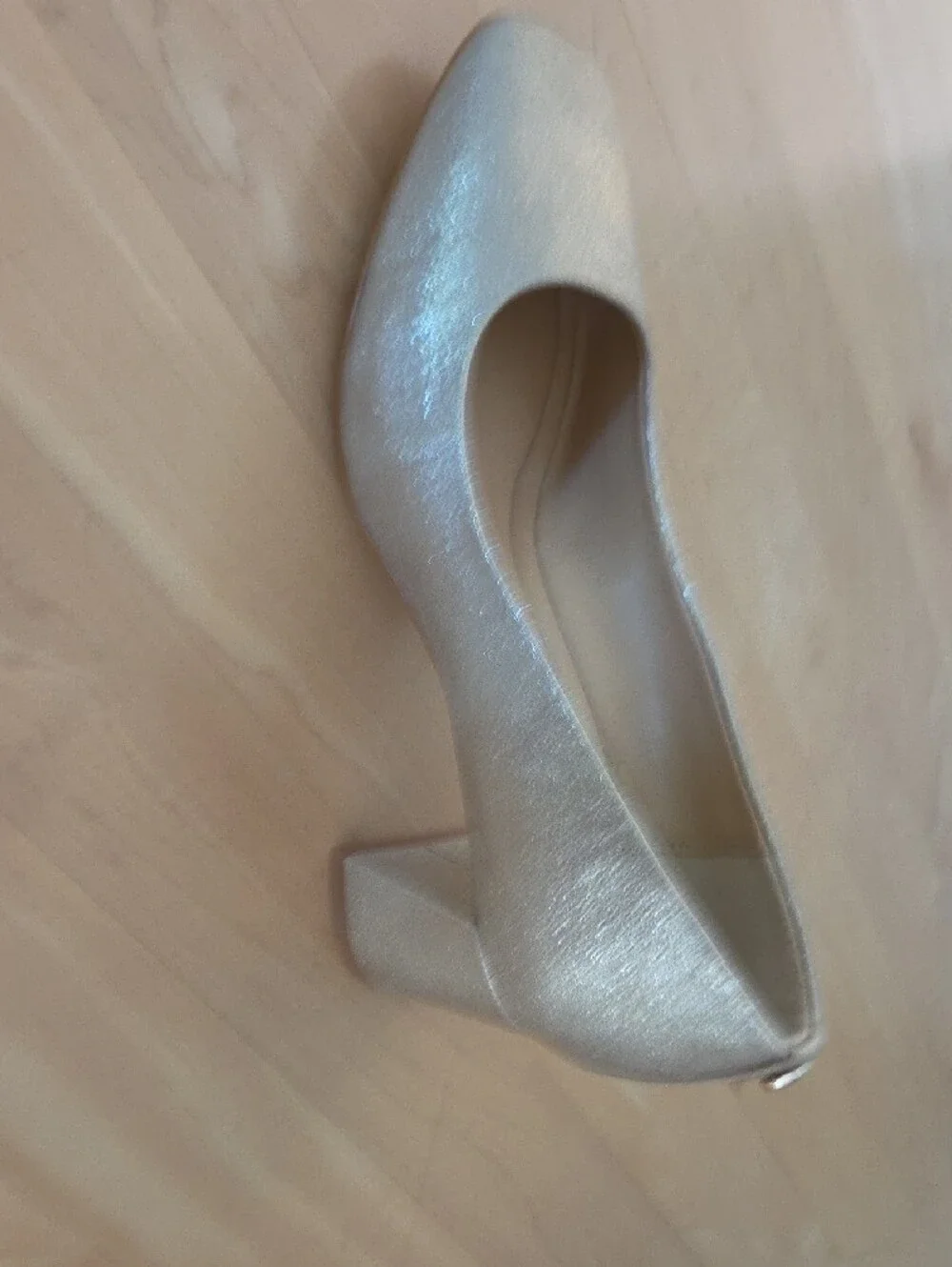 Donald J. Pliner Goodwyn Block Heel Pump NEW Size 7